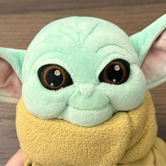 Star Wars The Mandalorian “The Child” Baby Yoda Grogu Disney Plush Toy - Picture 4 of 6